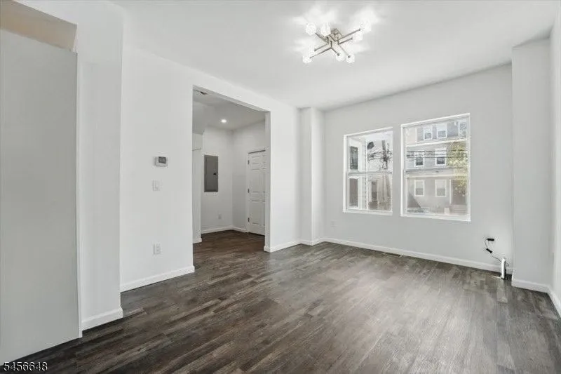 84 Chelsea Ave Newark City, NJ 07106