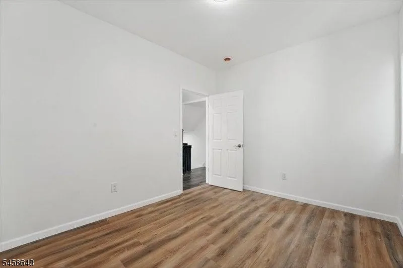 84 Chelsea Ave Newark City, NJ 07106