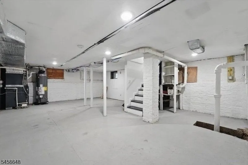 84 Chelsea Ave Newark City, NJ 07106
