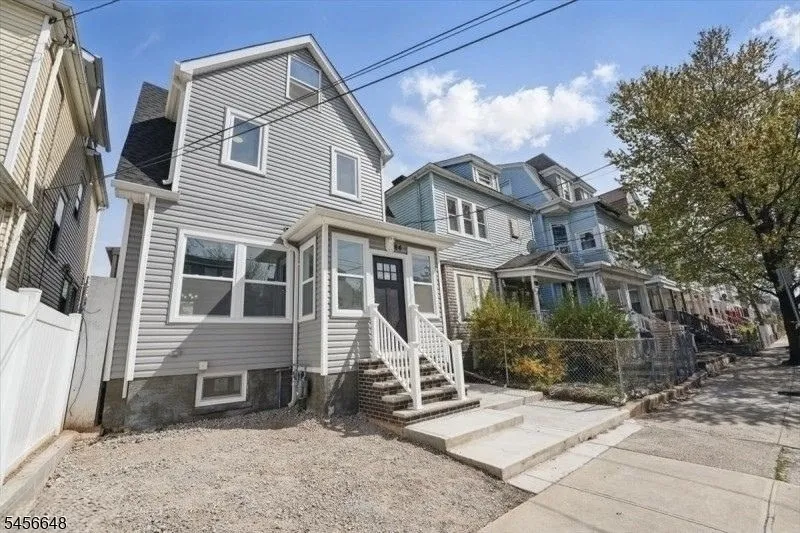84 Chelsea Ave Newark City, NJ 07106