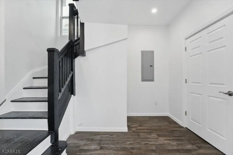 84 Chelsea Ave Newark City, NJ 07106