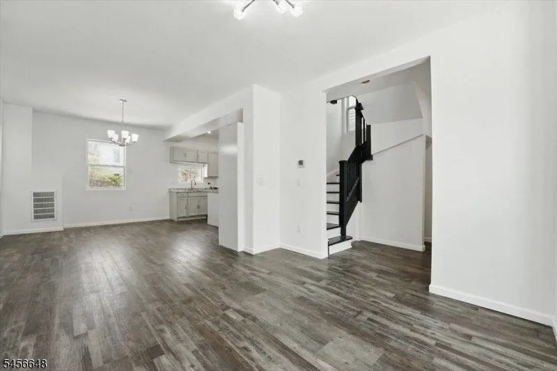 84 Chelsea Ave Newark City, NJ 07106