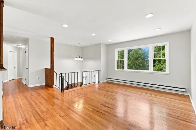 105 Leland Trl Hopatcong, NJ 07843