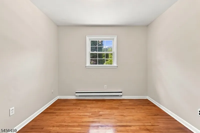 105 Leland Trl Hopatcong, NJ 07843