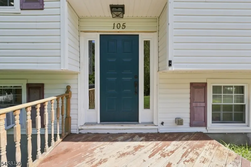 105 Leland Trl Hopatcong, NJ 07843