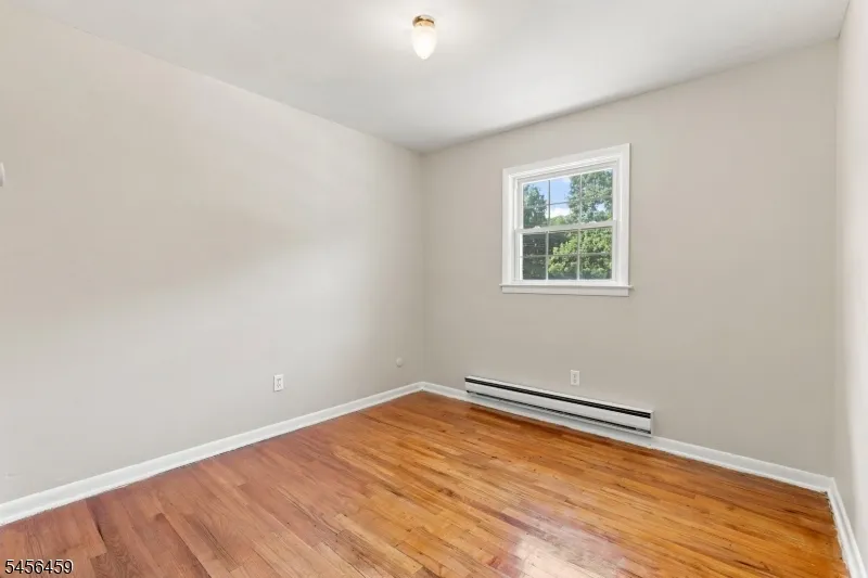 105 Leland Trl Hopatcong, NJ 07843
