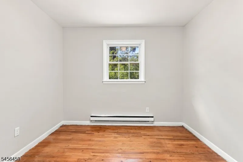 105 Leland Trl Hopatcong, NJ 07843
