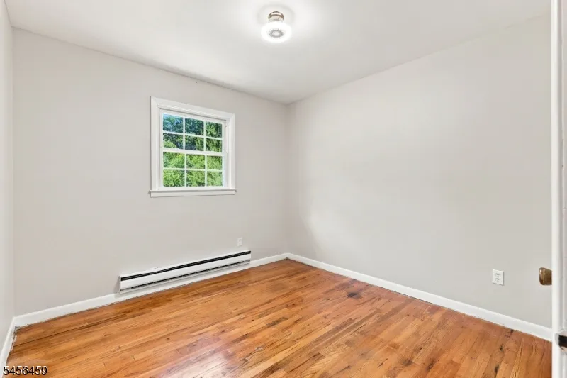 105 Leland Trl Hopatcong, NJ 07843
