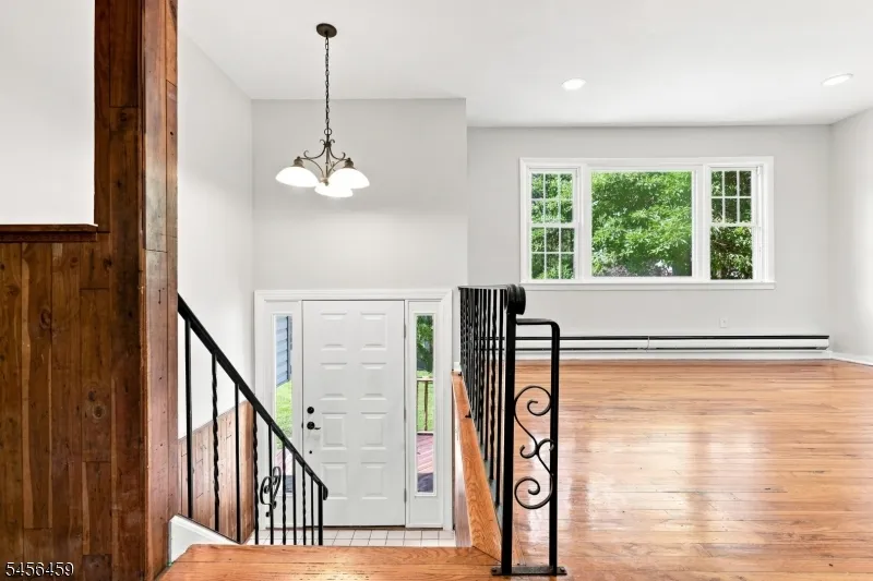 105 Leland Trl Hopatcong, NJ 07843