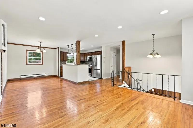 105 Leland Trl Hopatcong, NJ 07843