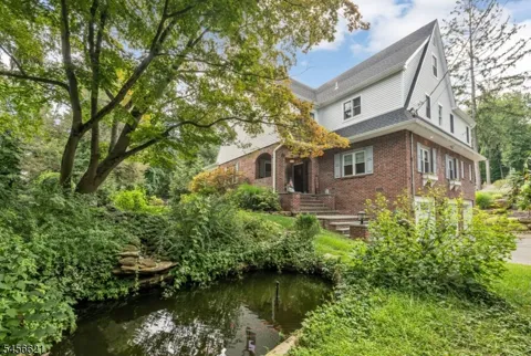 206 Long Hill Rd