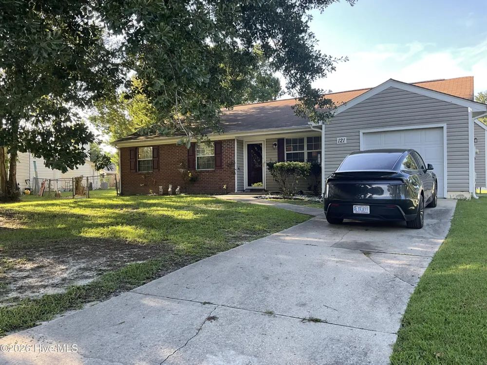 121 Loblolly Court Jacksonville, NC 28540