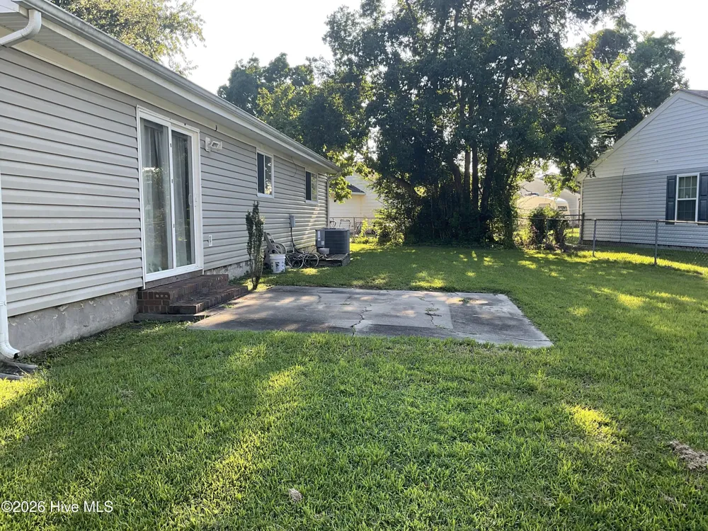 121 Loblolly Court Jacksonville, NC 28540