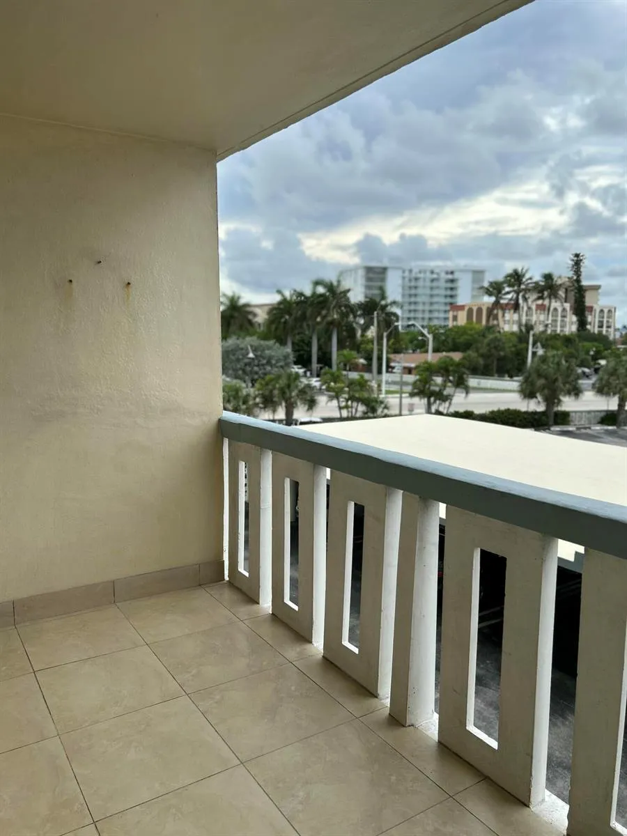 305 POMPANO BEACH BOULEVARD #205 Pompano Beach, FL 33062