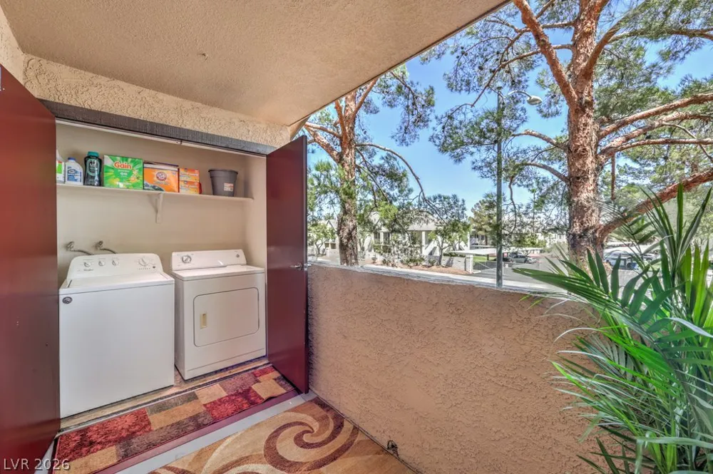 2451 Rainbow Boulevard #2007 Las Vegas, NV 89108