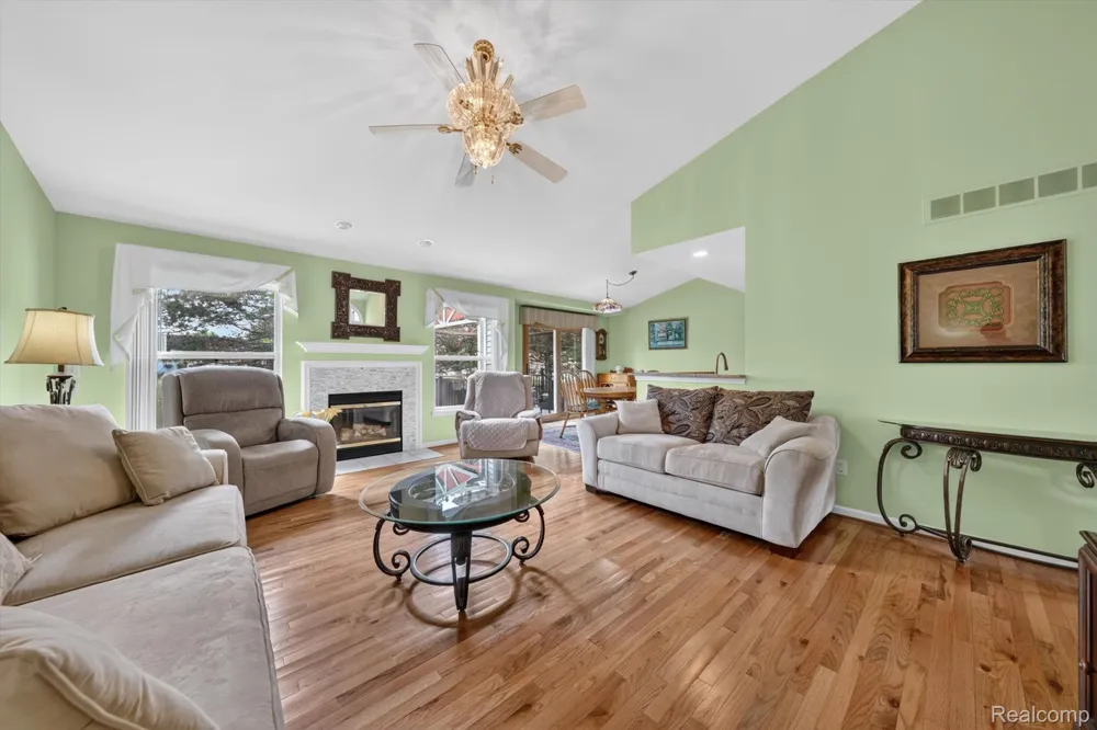 14960 Heather Pointe Drive Sterling Heights City, MI 48313