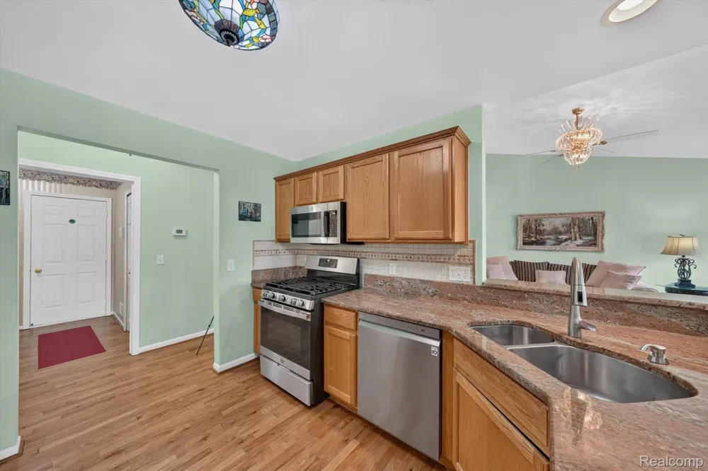 14960 Heather Pointe Drive Sterling Heights City, MI 48313