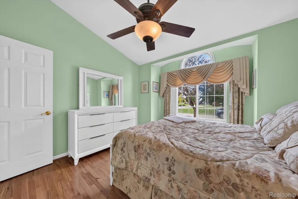 14960 Heather Pointe Drive Sterling Heights City, MI 48313