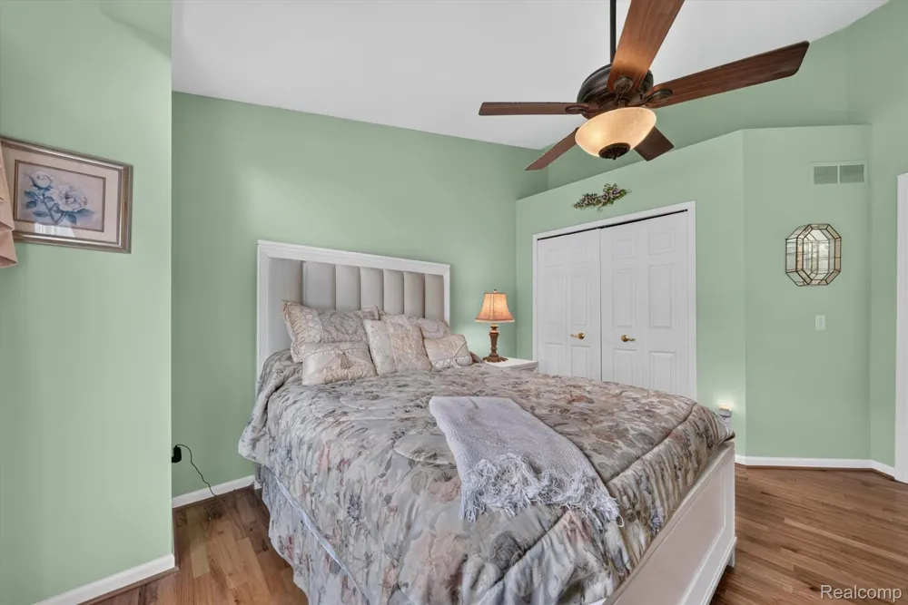 14960 Heather Pointe Drive Sterling Heights City, MI 48313
