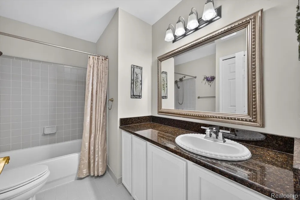 14960 Heather Pointe Drive Sterling Heights City, MI 48313