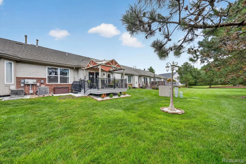 14960 Heather Pointe Drive Sterling Heights City, MI 48313