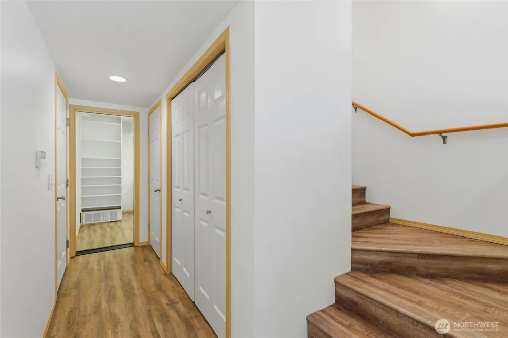 27912 31st Place S Auburn, WA 98001