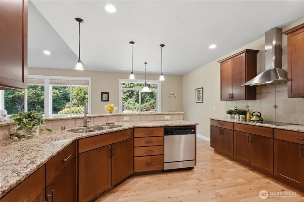 9903 146th Avenue NE Granite Falls, WA 98252