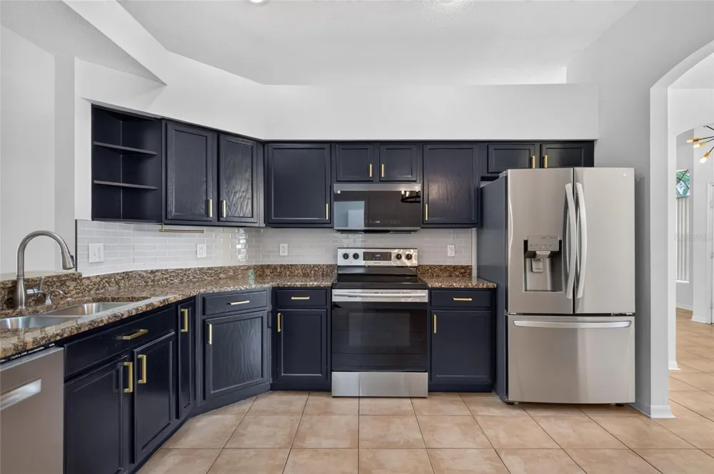 405 COUNTRY VINEYARD DRIVE Valrico, FL 33594