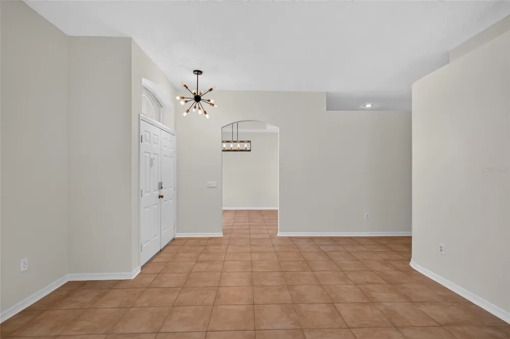 405 COUNTRY VINEYARD DRIVE Valrico, FL 33594