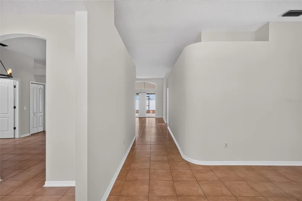 405 COUNTRY VINEYARD DRIVE Valrico, FL 33594