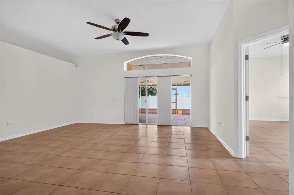 405 COUNTRY VINEYARD DRIVE Valrico, FL 33594