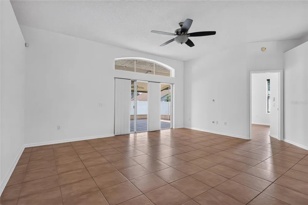 405 COUNTRY VINEYARD DRIVE Valrico, FL 33594