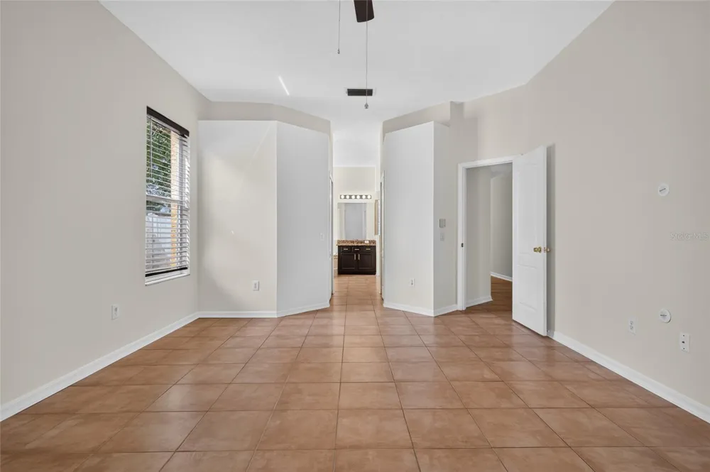 405 COUNTRY VINEYARD DRIVE Valrico, FL 33594