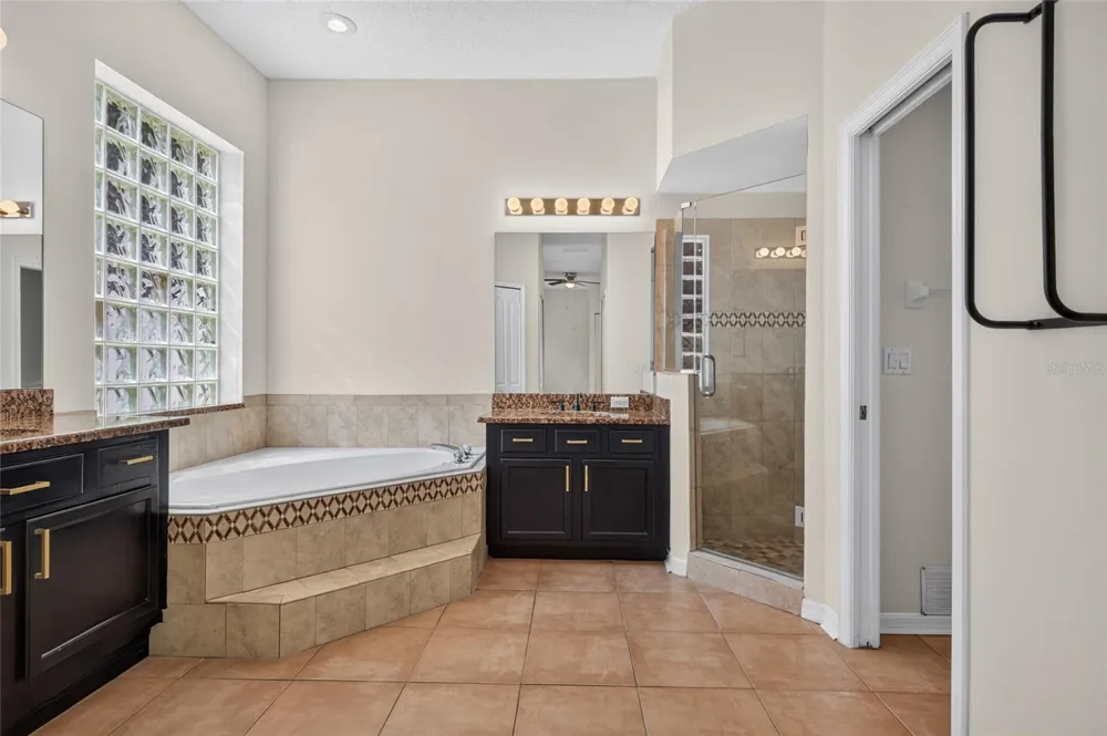 405 COUNTRY VINEYARD DRIVE Valrico, FL 33594