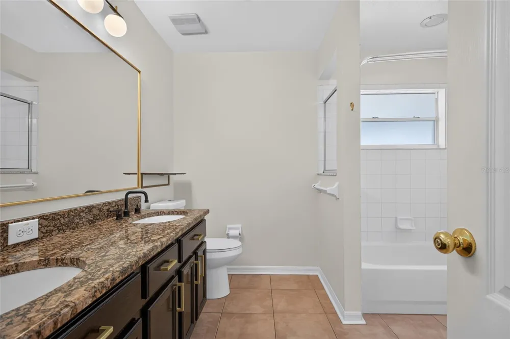 405 COUNTRY VINEYARD DRIVE Valrico, FL 33594