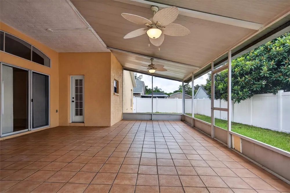 405 COUNTRY VINEYARD DRIVE Valrico, FL 33594