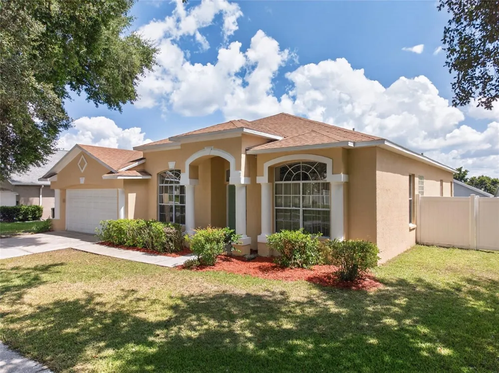 405 COUNTRY VINEYARD DRIVE Valrico, FL 33594