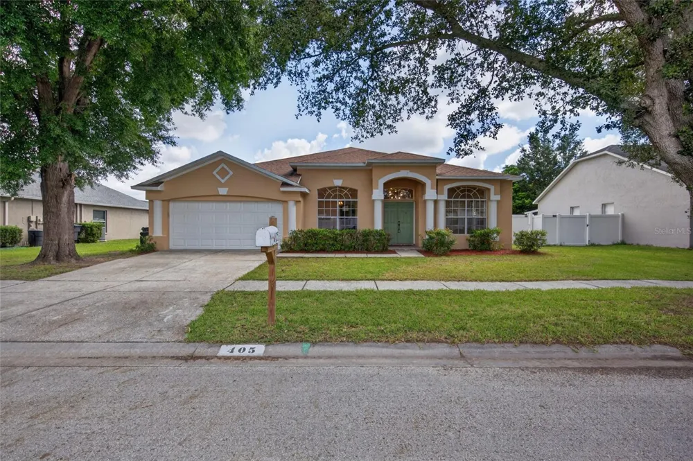 405 COUNTRY VINEYARD DRIVE Valrico, FL 33594