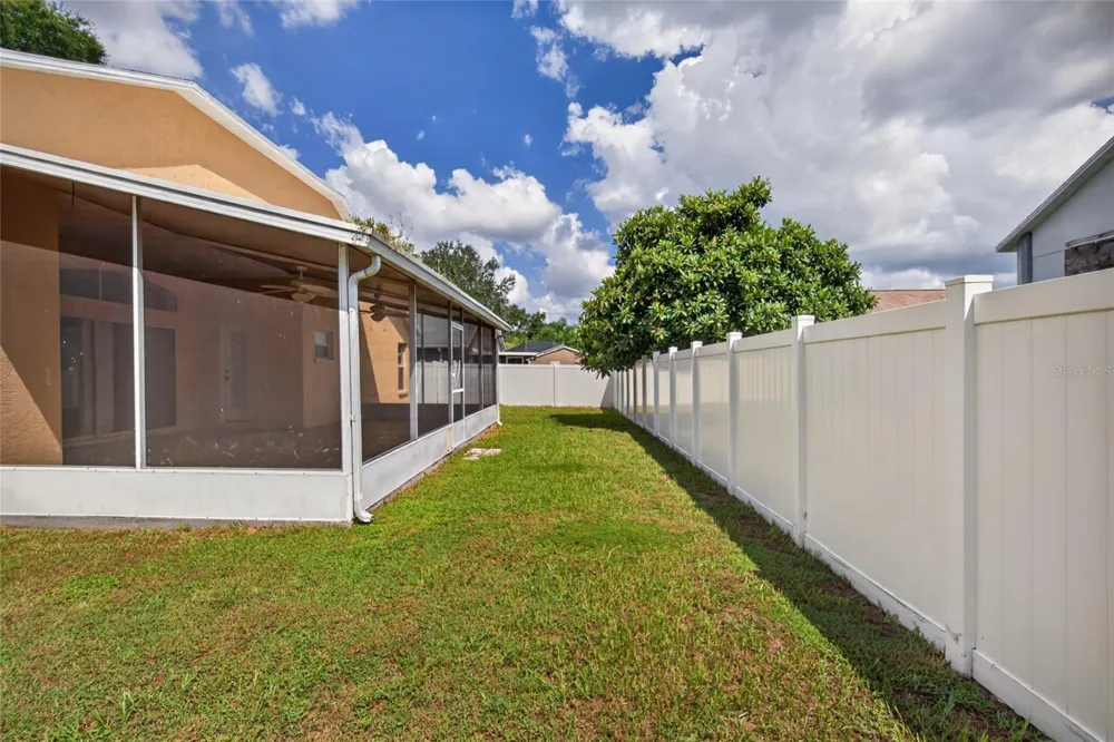 405 COUNTRY VINEYARD DRIVE Valrico, FL 33594