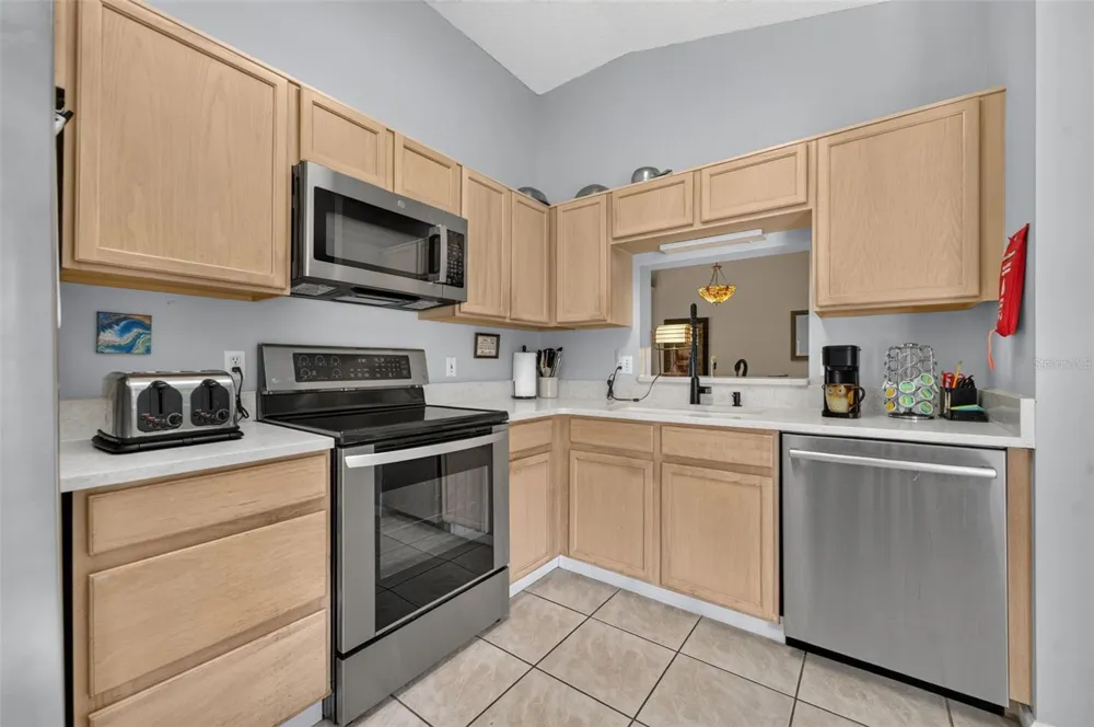 6057 LAKE POINTE DRIVE #410 Orlando, FL 32822