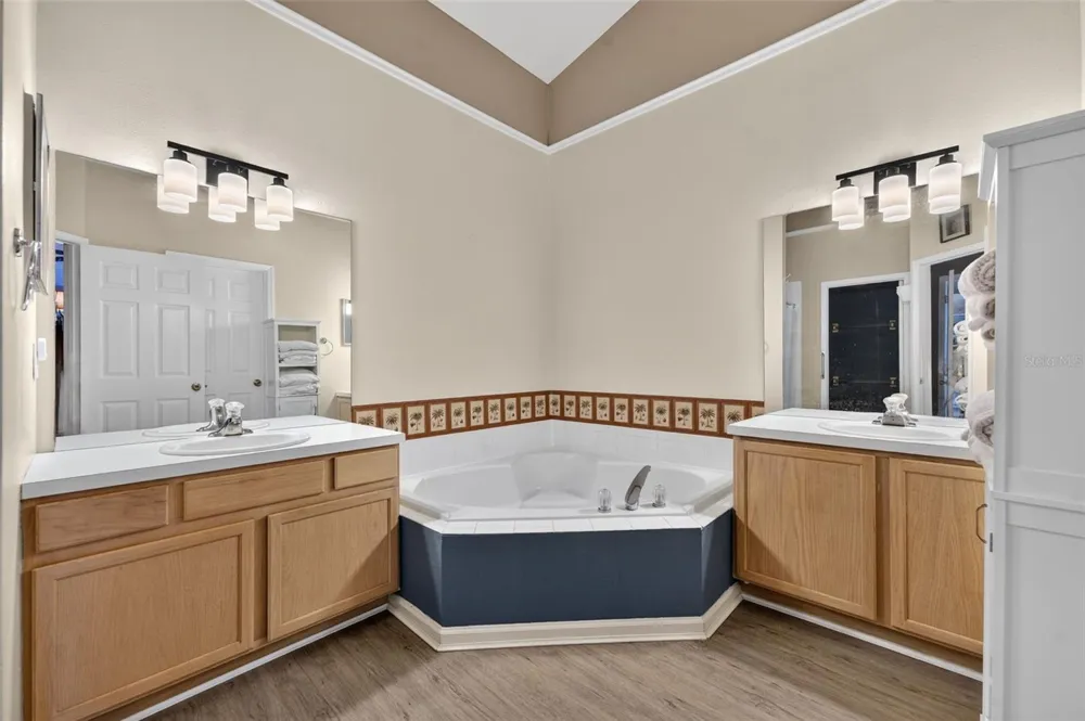 6057 LAKE POINTE DRIVE #410 Orlando, FL 32822