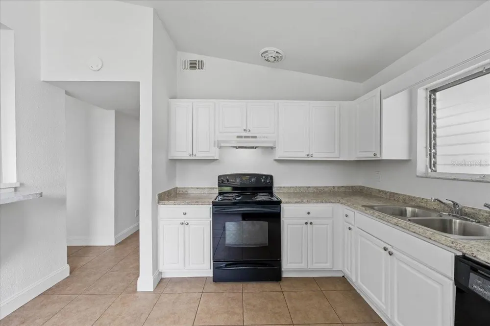 14804 BOULEVARD Tampa, FL 33613