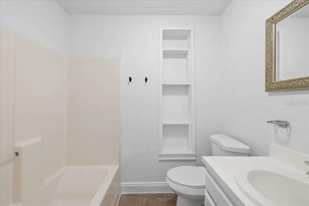 14804 BOULEVARD Tampa, FL 33613