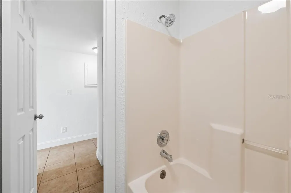 14804 BOULEVARD Tampa, FL 33613