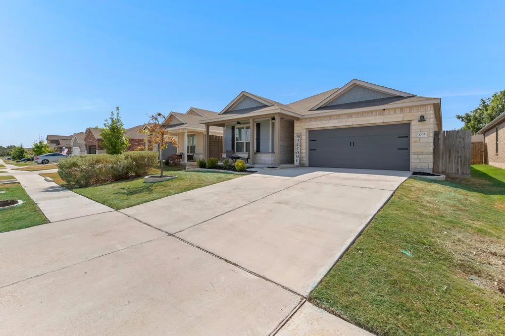 1705 T H Johnson Drive Taylor, TX 76574
