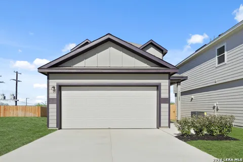 11107 Luckenbach Loop
