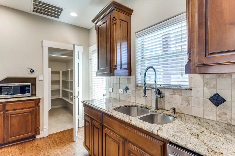 6633 Lost Star Lane Fort Worth, TX 76132