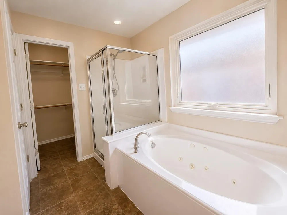 19631 Amistad Dr Tomball, TX 77375