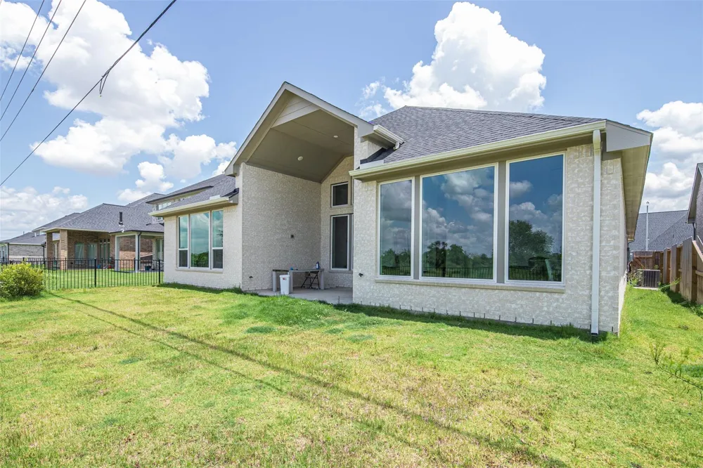 5914 Emerald Ranch Lane Fulshear, TX 77441