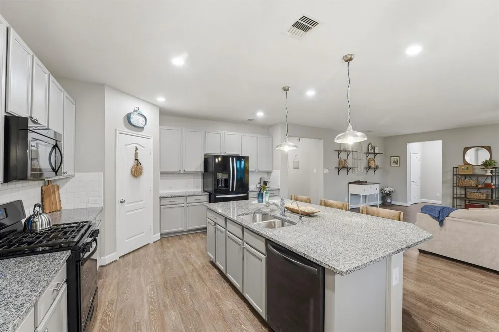 3502 Saxton Green Road Pearland, TX 77584